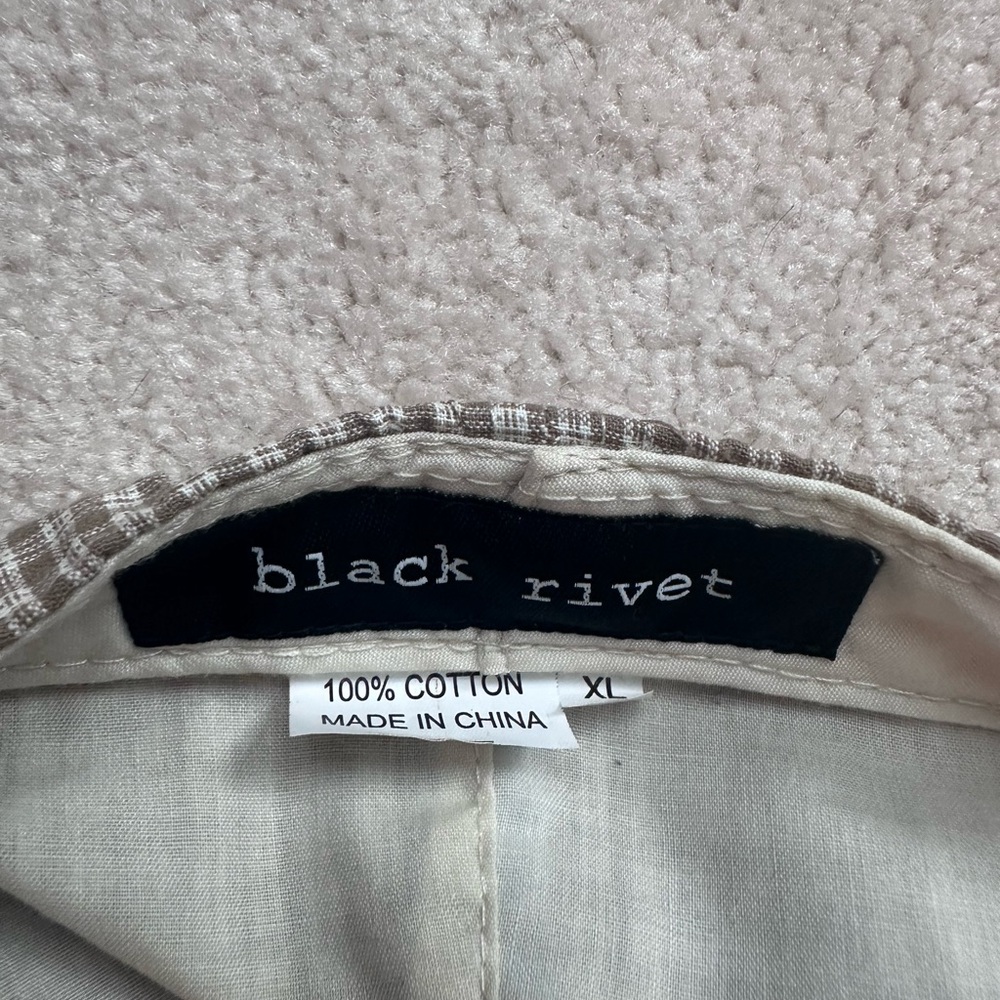 Black Rivet Checkered Cap - Picture 2 of 2